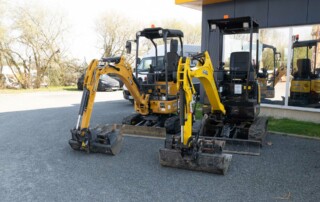 Deux mini pelles XCMG avec godets de curage disponibles sur le parc LMTP Loire Manutention TP